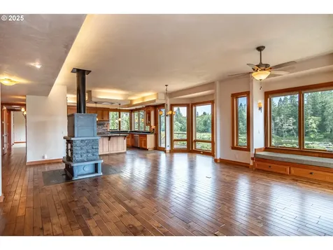 14585 North Bank Road Roseburg OR 97470