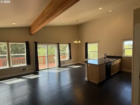 2389 Brooklyn Drive Coos Bay OR 97420