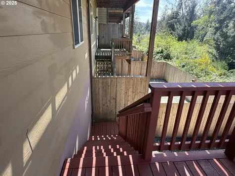 2389 Brooklyn Drive Coos Bay OR 97420