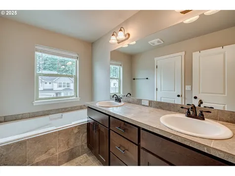 12209 NE 102nd Street Vancouver WA 98682