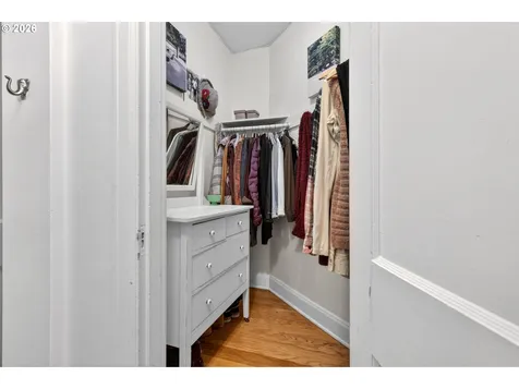 709 SW 16th Avenue Portland OR 97205