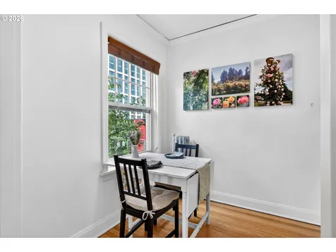 709 SW 16th Avenue Portland OR 97205