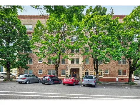 709 SW 16th Avenue Portland OR 97205