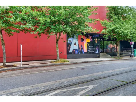 709 SW 16th Avenue Portland OR 97205