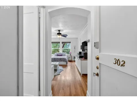 709 SW 16th Avenue Portland OR 97205