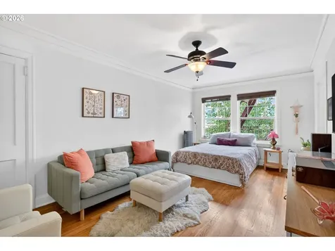709 SW 16th Avenue Portland OR 97205