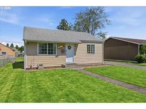 3042 Field Street Longview WA 98632