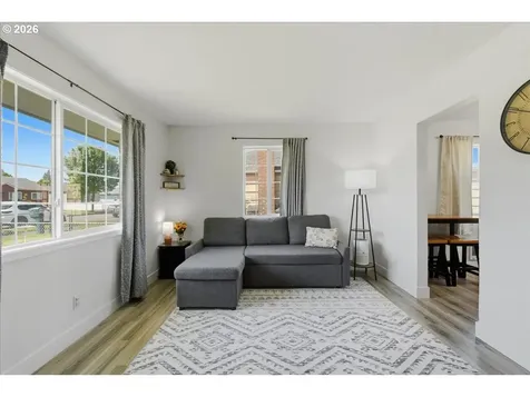 3042 Field Street Longview WA 98632