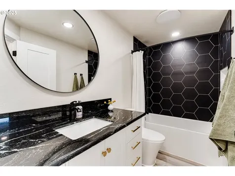 1107 Valley Butte Drive Eugene OR 97401