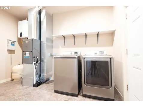 69717 Antles Lane Cove OR 97824