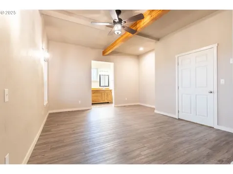 69717 Antles Lane Cove OR 97824