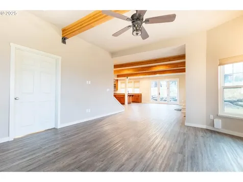 69717 Antles Lane Cove OR 97824