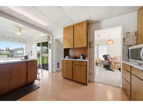 9017 NW 21st Avenue Vancouver WA 98665
