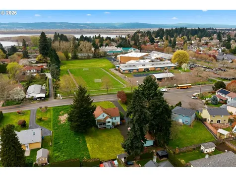 9017 NW 21st Avenue Vancouver WA 98665
