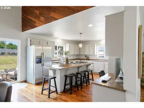 2395 88th Avenue NE Salem OR 97305