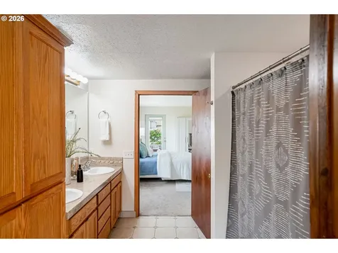 2395 88th Avenue NE Salem OR 97305