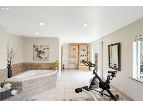 2395 88th Avenue NE Salem OR 97305