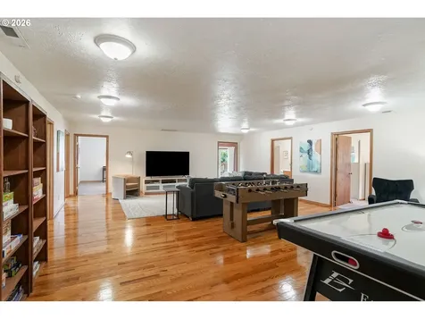 2395 88th Avenue NE Salem OR 97305