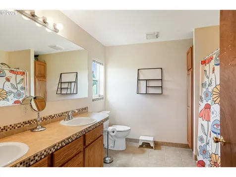 2395 88th Avenue NE Salem OR 97305