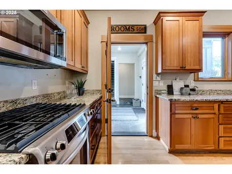 1115 W 28th Avenue Eugene OR 97405