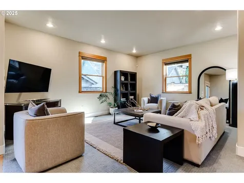 1115 W 28th Avenue Eugene OR 97405