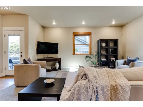 1115 W 28th Avenue Eugene OR 97405