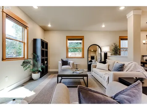 1115 W 28th Avenue Eugene OR 97405