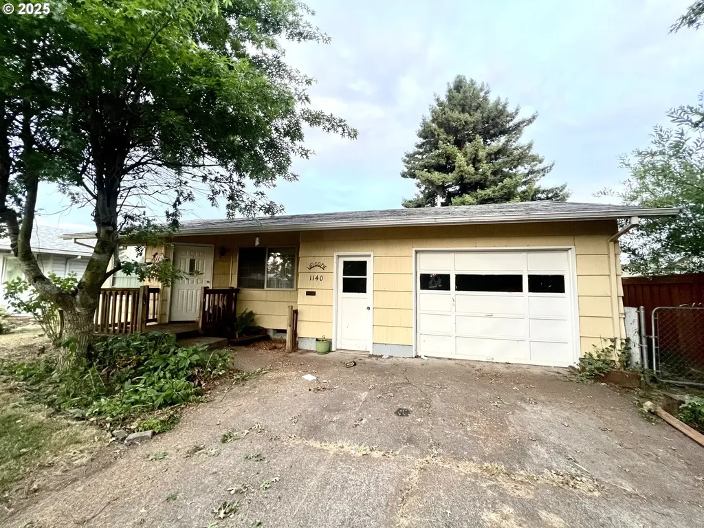 1140 Dellmoor Way Woodburn OR 97071
