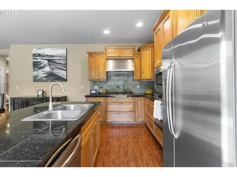 1075 Epperly Way West Linn OR 97068