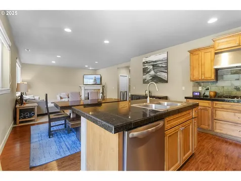 1075 Epperly Way West Linn OR 97068