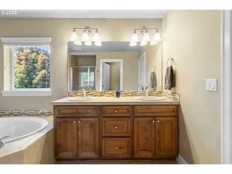 1075 Epperly Way West Linn OR 97068