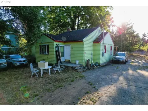 2737 SE 115th Avenue Portland OR 97266
