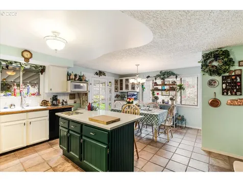 107 NE 102nd Street Vancouver WA 98685