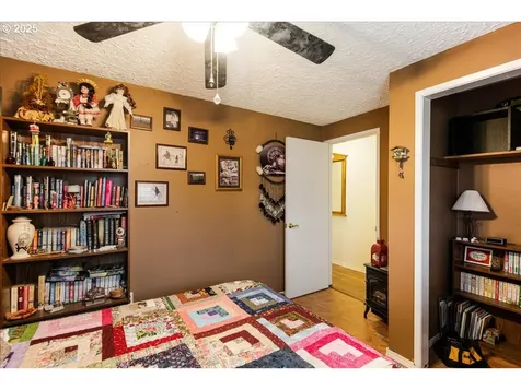 107 NE 102nd Street Vancouver WA 98685