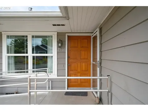 2301 Compton Street Eugene OR 97404