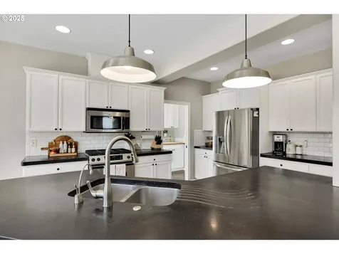 644 S Ponderosa Court Canby OR 97013
