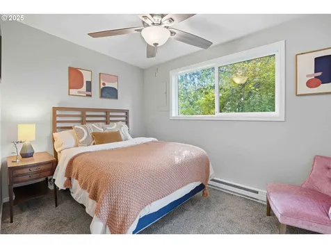 7323 SW 4th Avenue Portland OR 97219