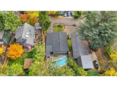 7323 SW 4th Avenue Portland OR 97219