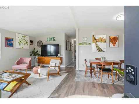 7323 SW 4th Avenue Portland OR 97219