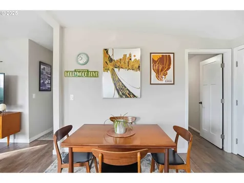 7323 SW 4th Avenue Portland OR 97219