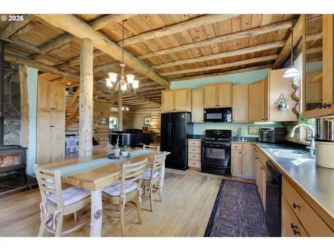 2215 Pine Oak Road Mosier OR 97040