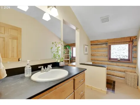 2215 Pine Oak Road Mosier OR 97040