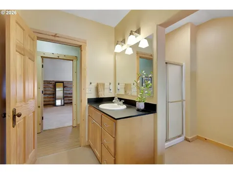 2215 Pine Oak Road Mosier OR 97040