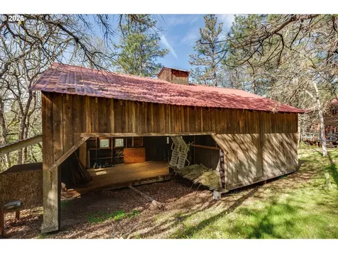 2215 Pine Oak Road Mosier OR 97040