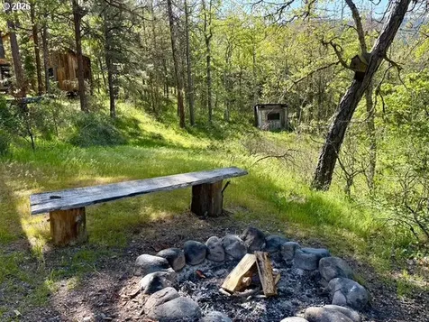 2215 Pine Oak Road Mosier OR 97040
