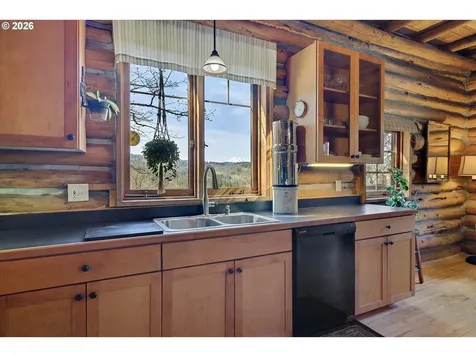 2215 Pine Oak Road Mosier OR 97040