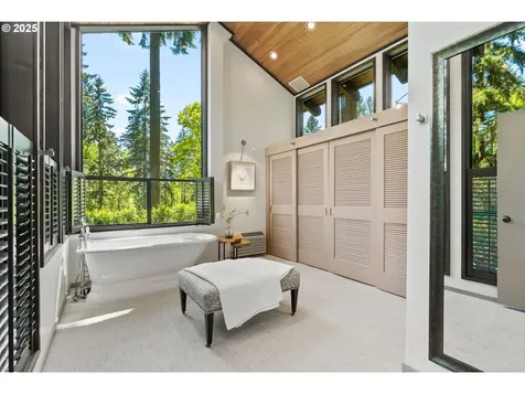 1329 S Palatine Hill Road Portland OR 97219