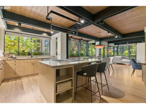 1329 S Palatine Hill Road Portland OR 97219