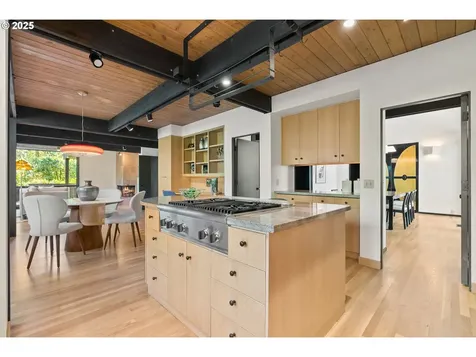 1329 S Palatine Hill Road Portland OR 97219