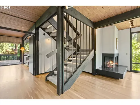 1329 S Palatine Hill Road Portland OR 97219